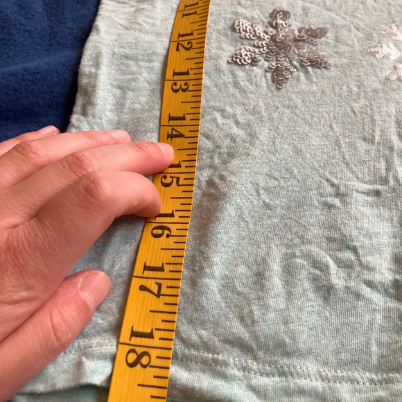 Girls’ Crewcuts Size Medium Long-Sleeve Snowflake T-Shirt - Picture 5 of 6